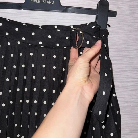 Stradivarius Polka Dot Pleated Skirt in Size S - Picture 3 of 8